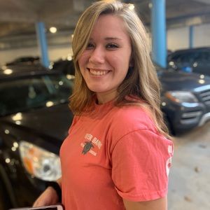 Meet your Posher, Abigail